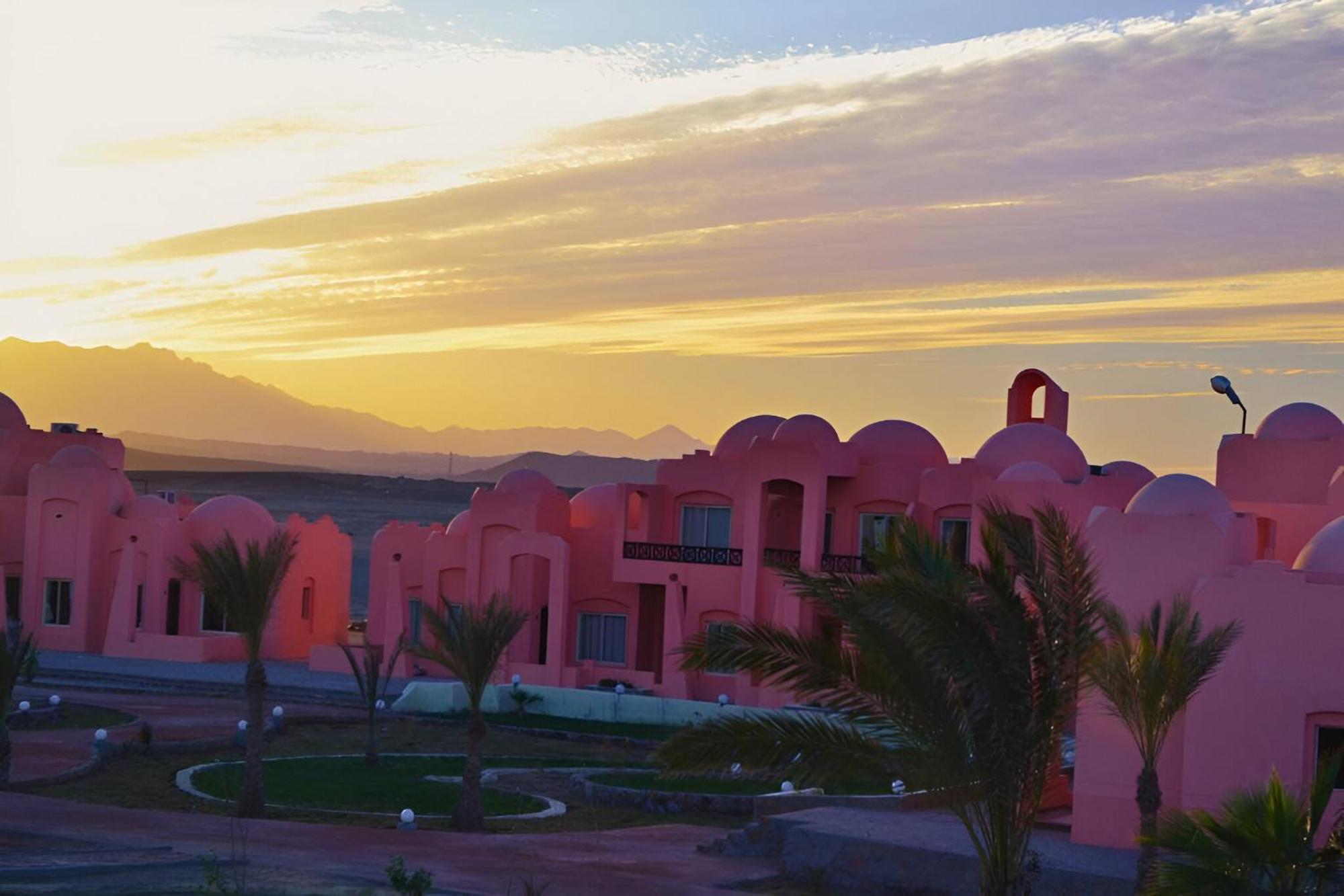 Hostmark Zabargad Beach Resort Abū Ghuşūn Bagian luar foto